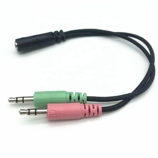 3.5mm Audio Splitter Cable (Open Box)