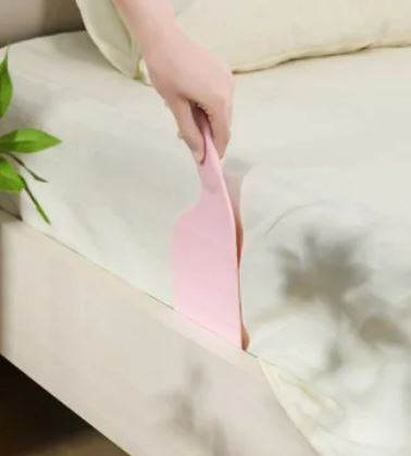 plastic bed sheet tucker