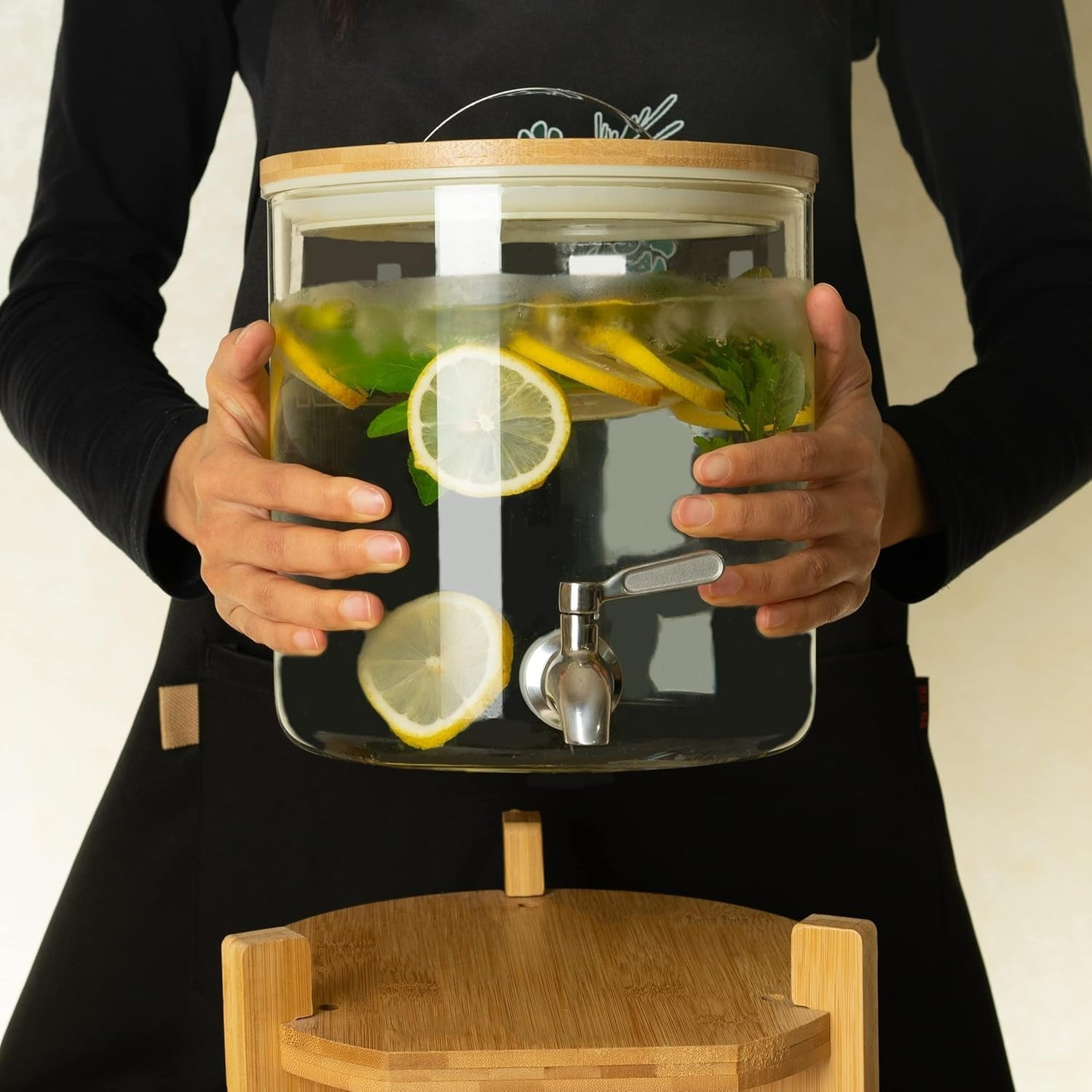 juice dispenser 5 litre with spigot and wooden stand (3.6l) juice dispenser 5 litre with spigot and wooden stand (3.6l)